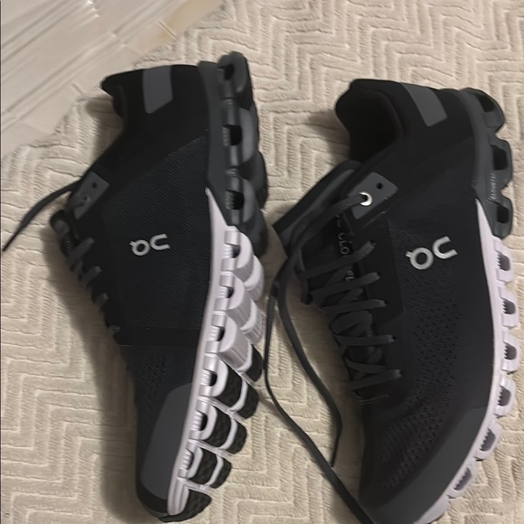 On Running Men's Athletic Shoes - Black and Gray - Picture 3 of 8